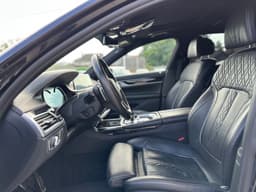 BMW 7 Series — miniatura 7