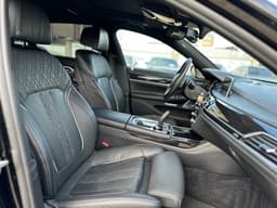BMW 7 Series — miniatura 8