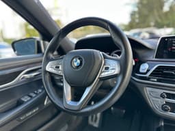 BMW 7 Series — miniatura 11
