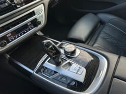 BMW 7 Series — miniatura 15