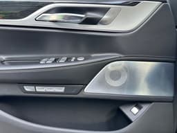 BMW 7 Series — miniatura 18