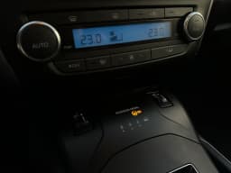 Toyota Avensis — miniatura 12