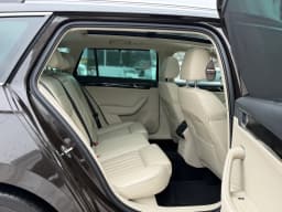 Skoda Superb — miniatura 16
