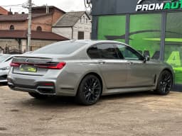 BMW 7 Series — miniatura 4