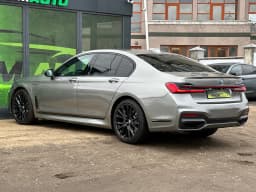 BMW 7 Series — miniatura 6