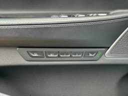 BMW 7 Series — miniatura 11