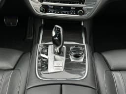 BMW 7 Series — miniatura 16