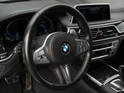 BMW 7 Series — miniatura 17