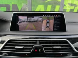 BMW 7 Series — miniatura 18