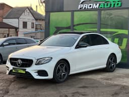 Mercedes-Benz E-Class — miniatura 1