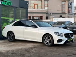 Mercedes-Benz E-Class — miniatura 3
