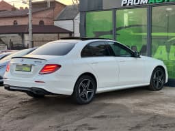 Mercedes-Benz E-Class — miniatura 4