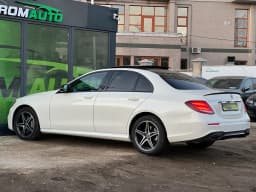 Mercedes-Benz E-Class — miniatura 6