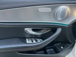 Mercedes-Benz E-Class — miniatura 10