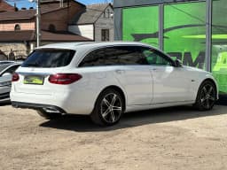 Mercedes-Benz C-Class — miniatura 4