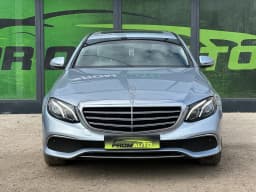 Mercedes-Benz E-Class — miniatura 2