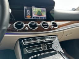 Mercedes-Benz E-Class — miniatura 13