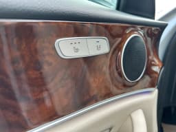 Mercedes-Benz E-Class — miniatura 16