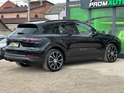 Porsche Cayenne — miniatura 4
