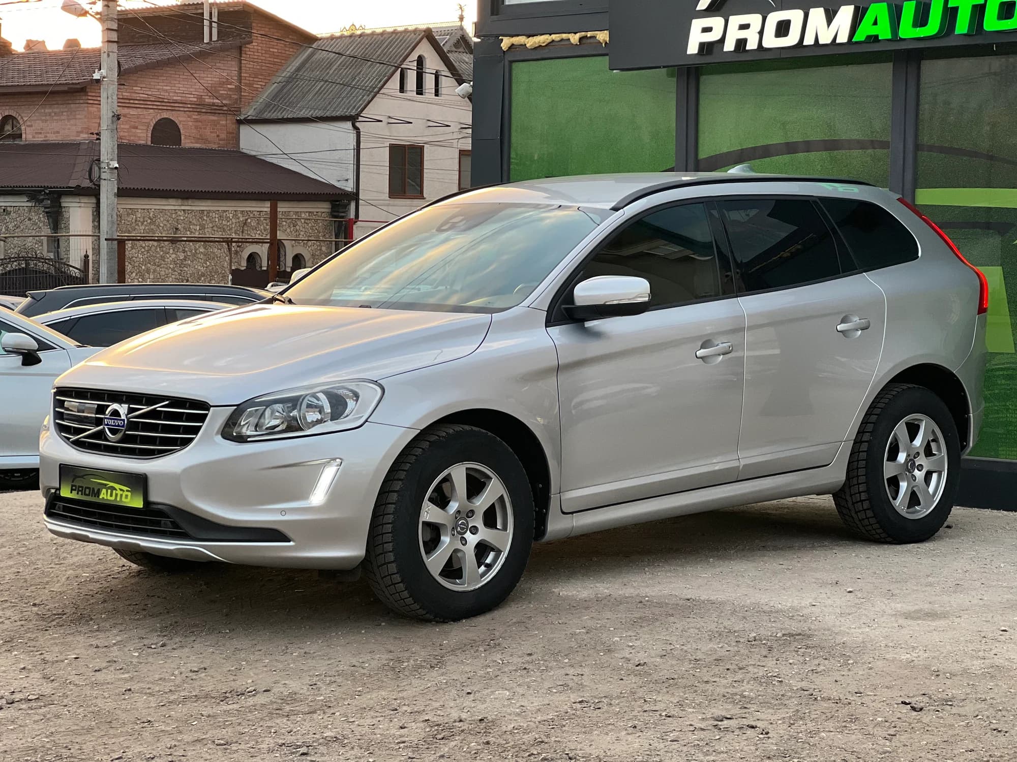 Volvo XC60 — fotografie 1