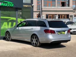 Mercedes-Benz E-Class — miniatura 6