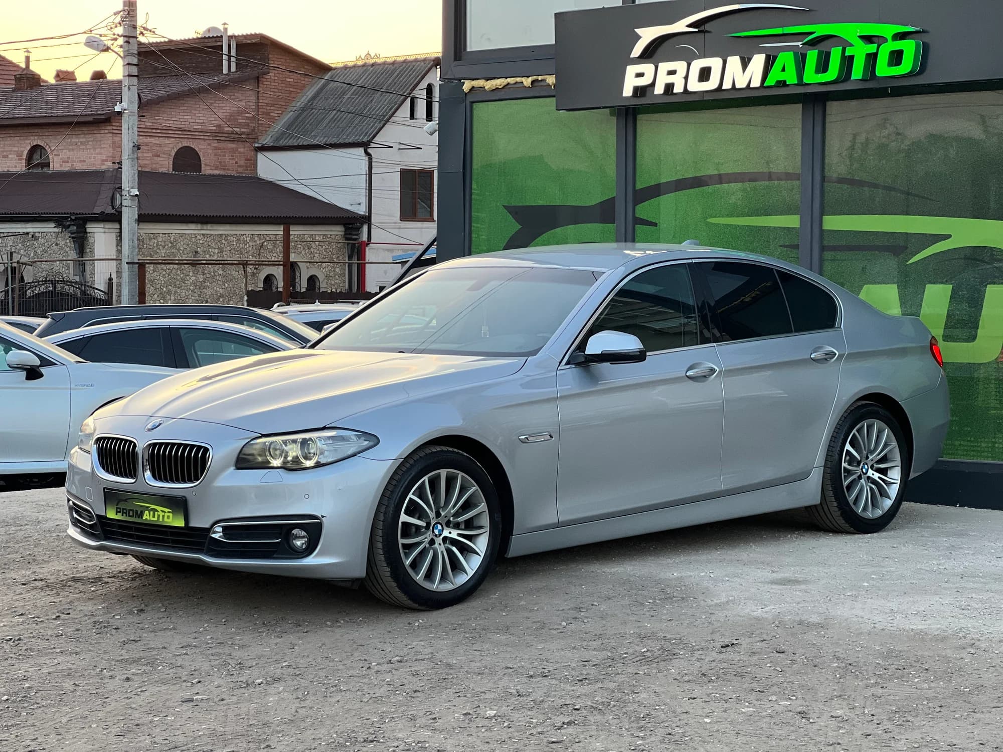 BMW 5 Series — fotografie 1