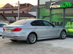BMW 5 Series — miniatura 4