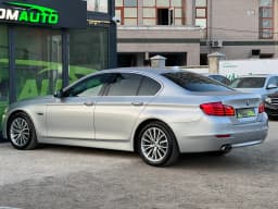 BMW 5 Series — miniatura 6