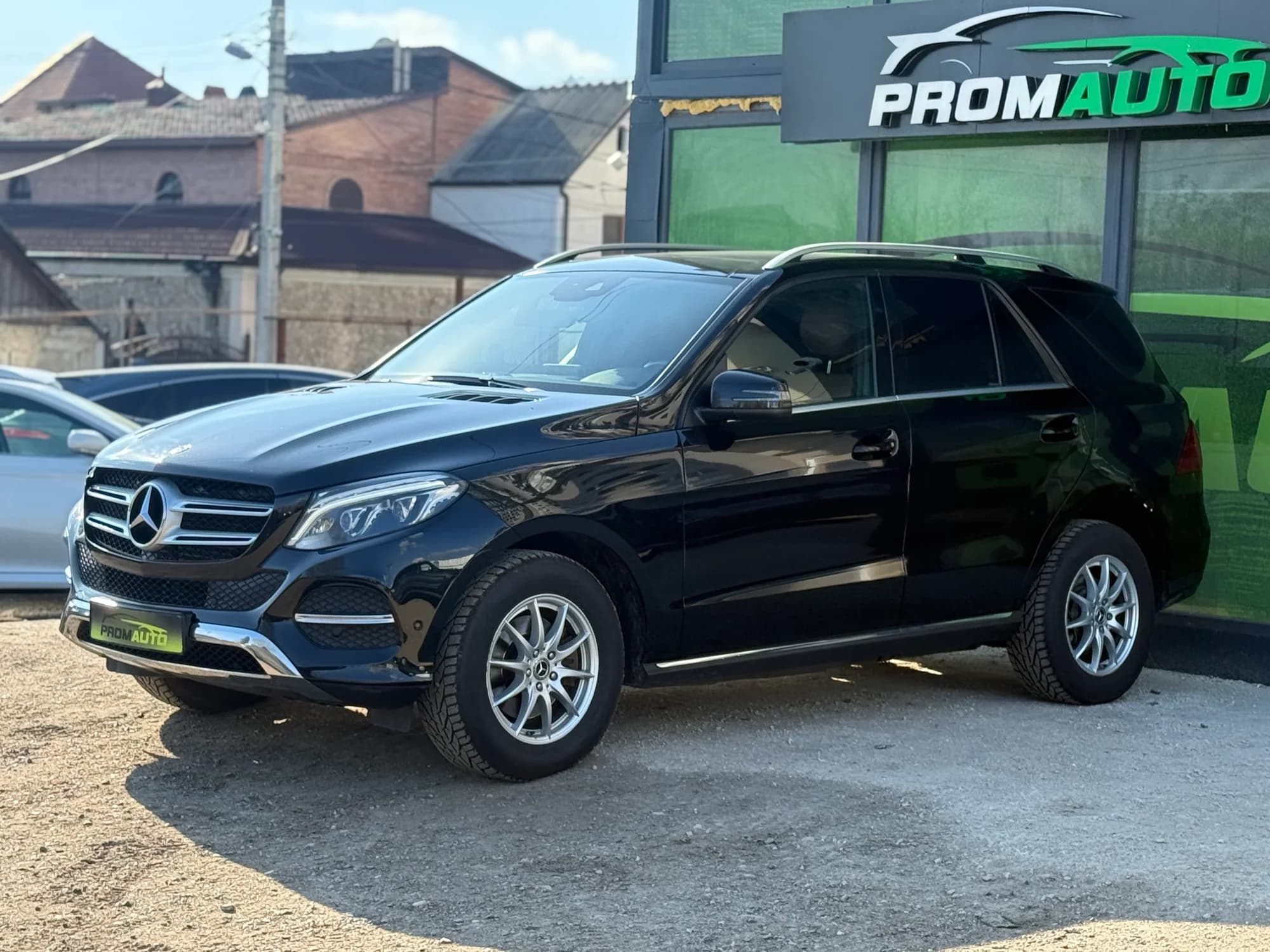 Mercedes-Benz GLE — fotografie 1