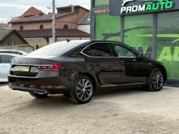 Skoda Superb — miniatura 3