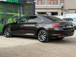 Skoda Superb — miniatura 5