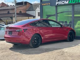 Tesla Model 3 — miniatura 4