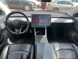 Tesla Model 3 — miniatura 9