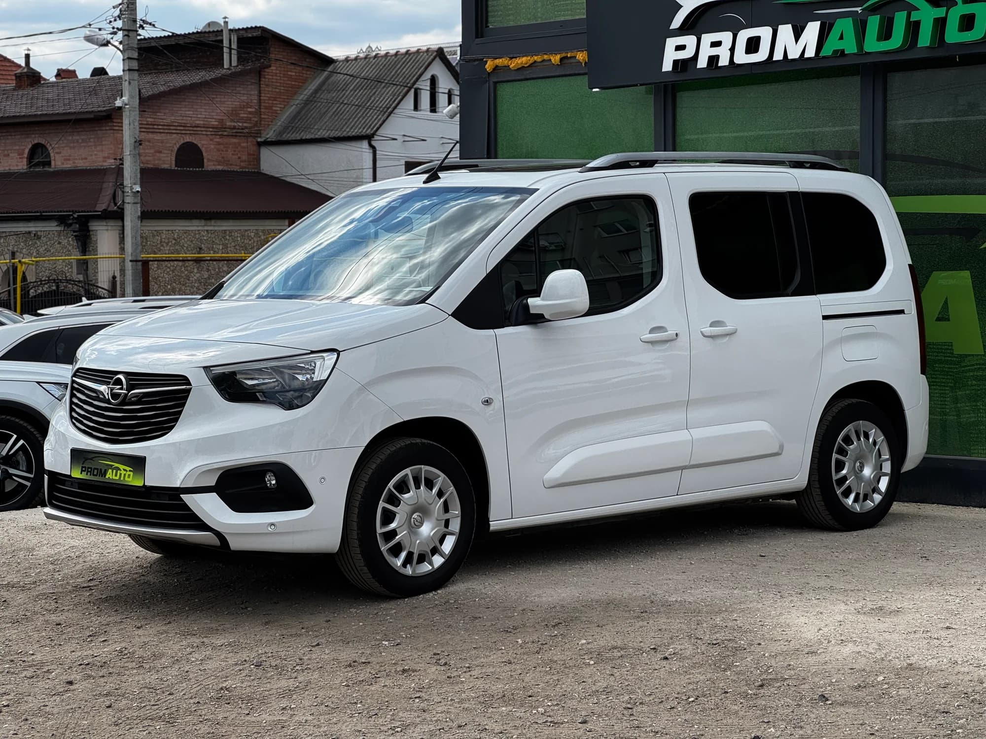 Opel Combo — fotografie 1