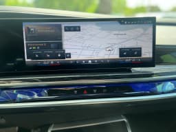 BMW 7 Series — miniatura 11
