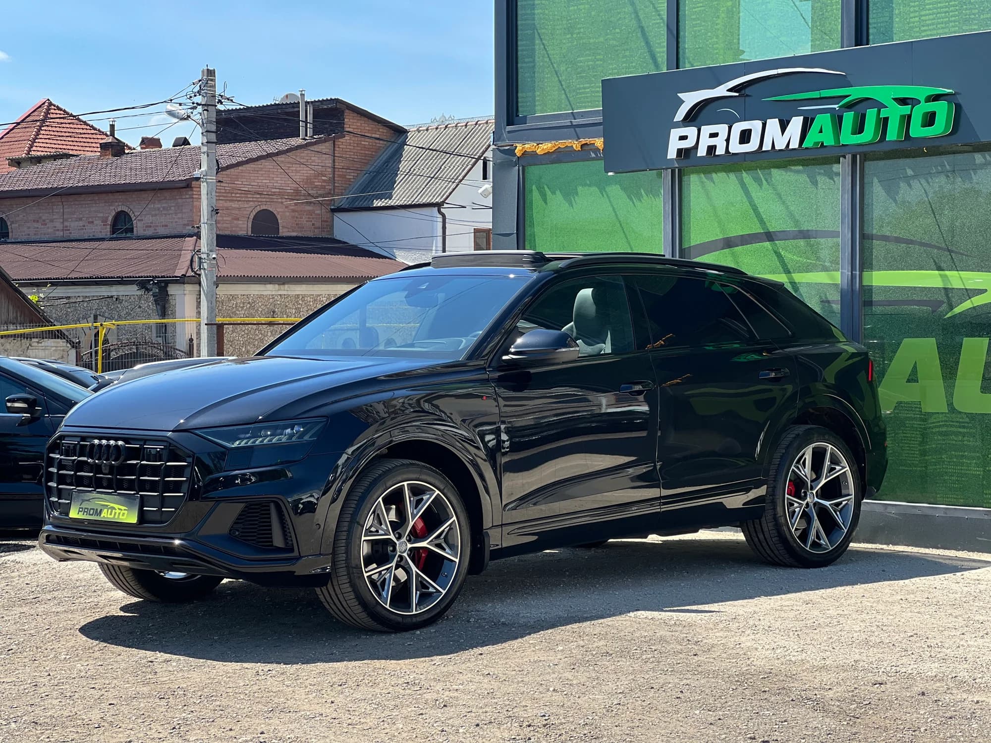 Audi Q8 — fotografie 1