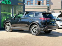 Toyota RAV4 — miniatura 6