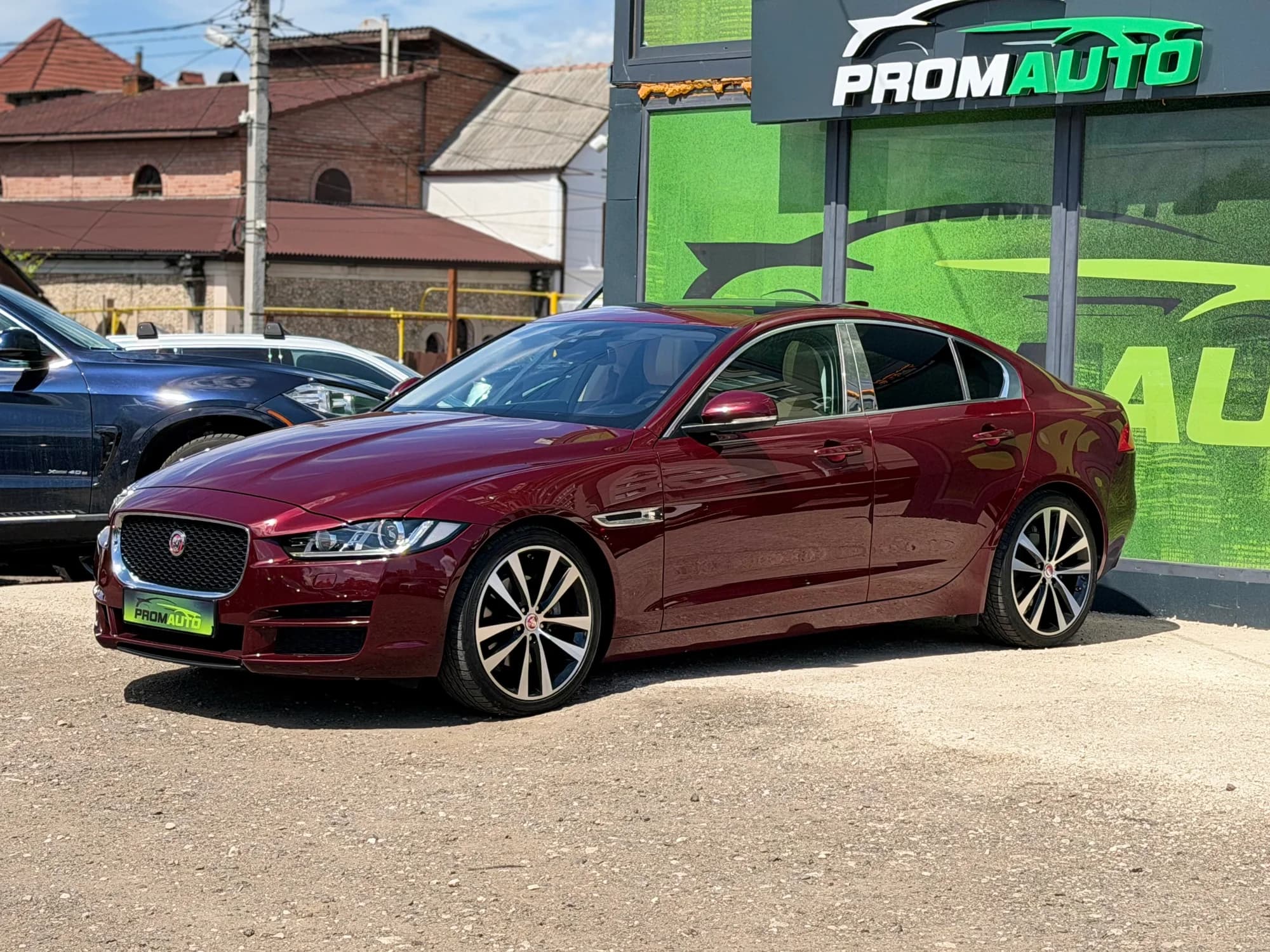 Jaguar XE — fotografie 1