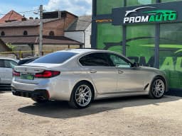 BMW 5 Series — miniatura 4