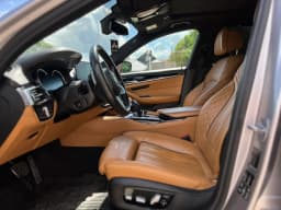 BMW 5 Series — miniatura 7