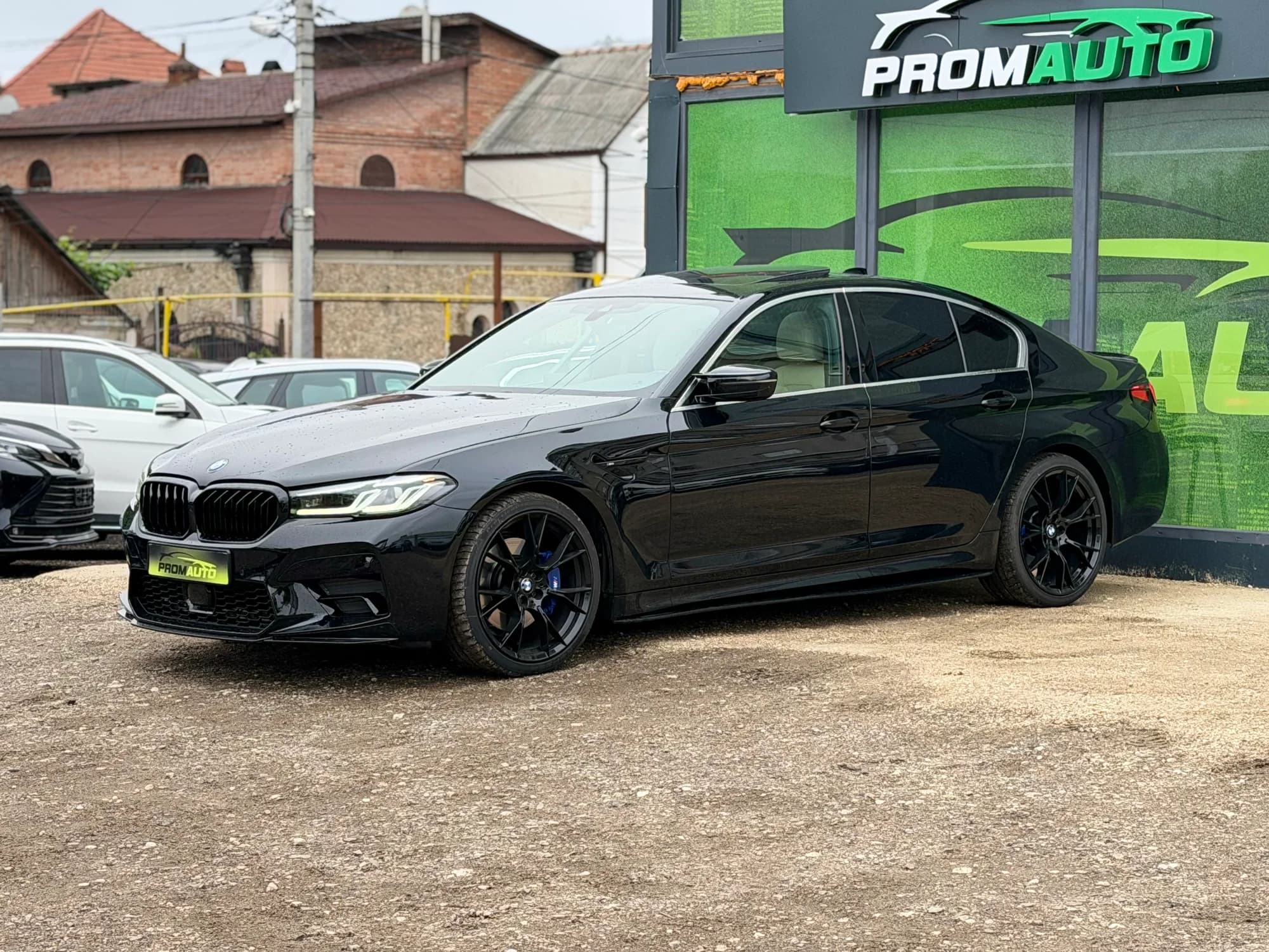 BMW 5 Series — fotografie 1