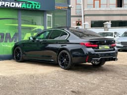 BMW 5 Series — miniatura 6