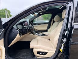 BMW 5 Series — miniatura 7