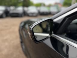 BMW 5 Series — miniatura 10