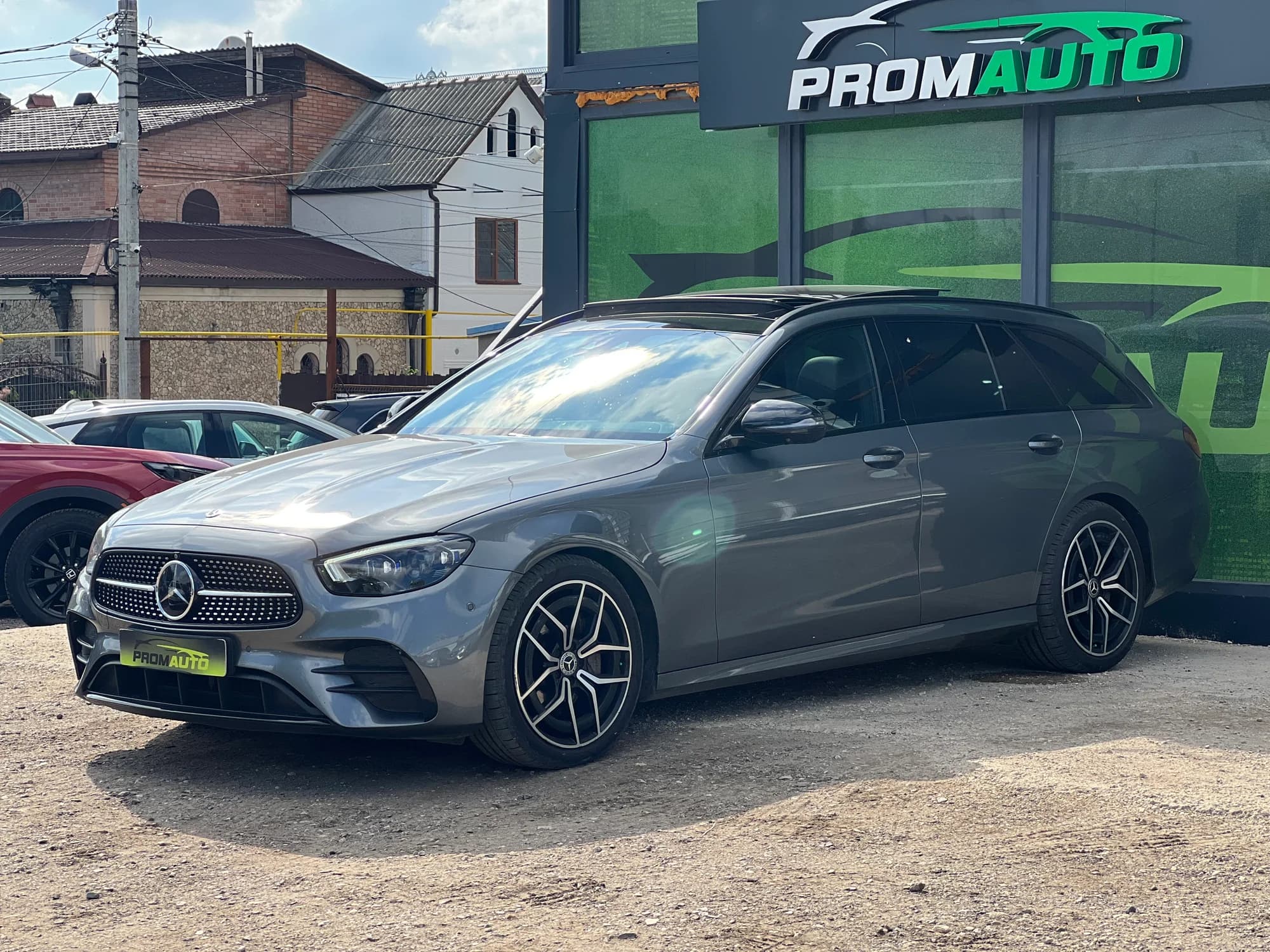 Mercedes-Benz E-Class — fotografie 1