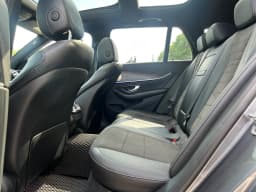 Mercedes-Benz E-Class — miniatura 8