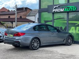BMW 5 Series — miniatura 4