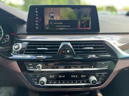 BMW 5 Series — miniatura 10