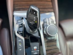 BMW 5 Series — miniatura 12