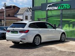 BMW 3 Series — miniatura 4